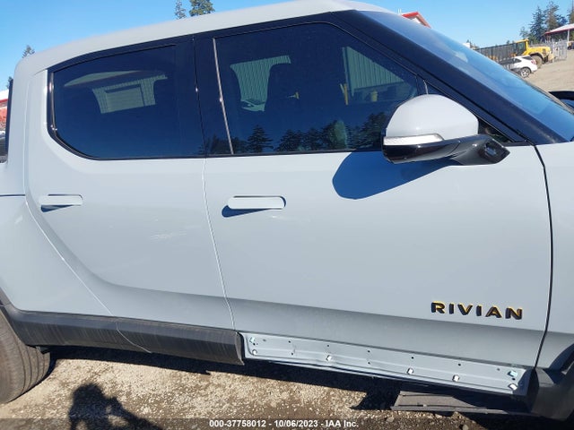 Rivian R1t Adventure Package 2022 7FCTGAAA4NN013795 Image 12