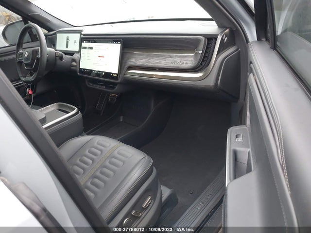 Rivian R1t Adventure Package 2022 7FCTGAAA4NN013795 Image 5