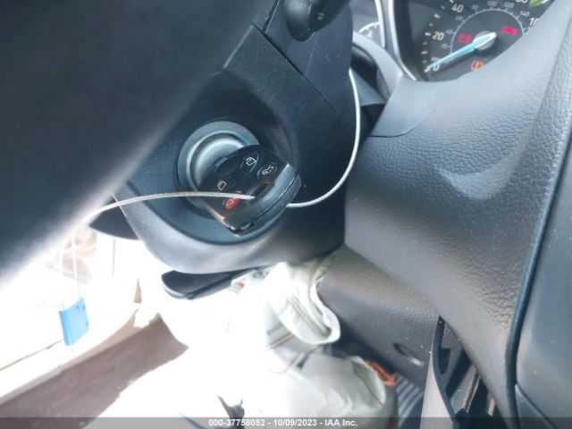 1FADP3K27JL257871 Ford FOCUS SE