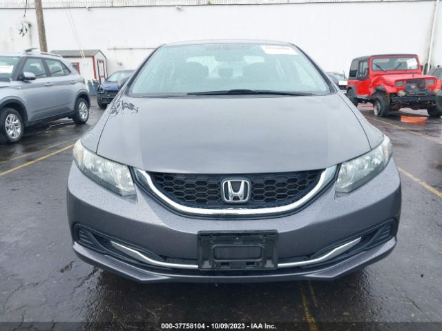 19XFB2F52EE210679 Honda Civic Sedan Lx
