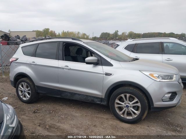 1FMCU0GD2HUE45978 Ford ESCAPE SE