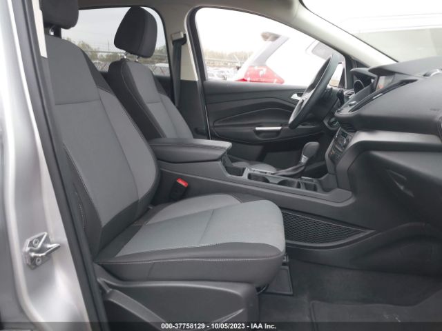 1FMCU0GD2HUE45978 Ford ESCAPE SE