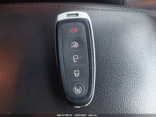 2015 FORD FOCUS TITANIUM VIN: 1FADP3N26FL356894