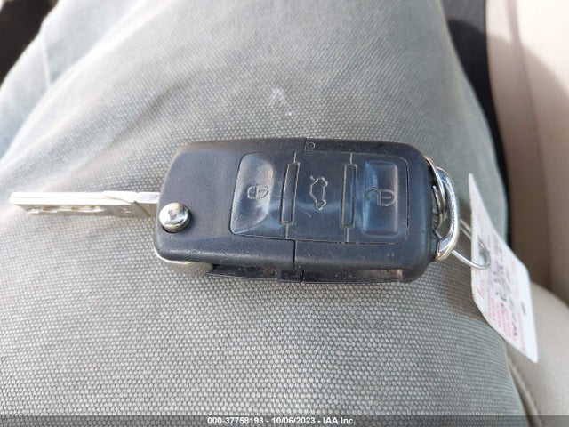 2010 VOLKSWAGEN JETTA 3VWTL7AJ1AM639312 Photo 10