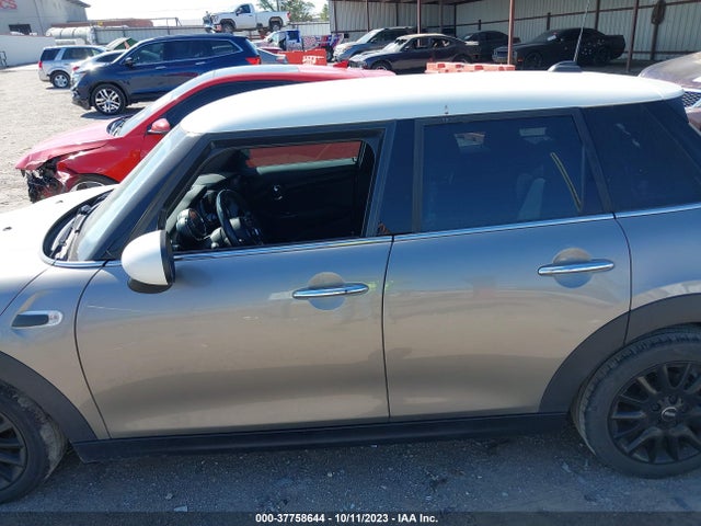 2018 MINI HARDTOP COOPER VIN: WMWXU1C58J2F81690