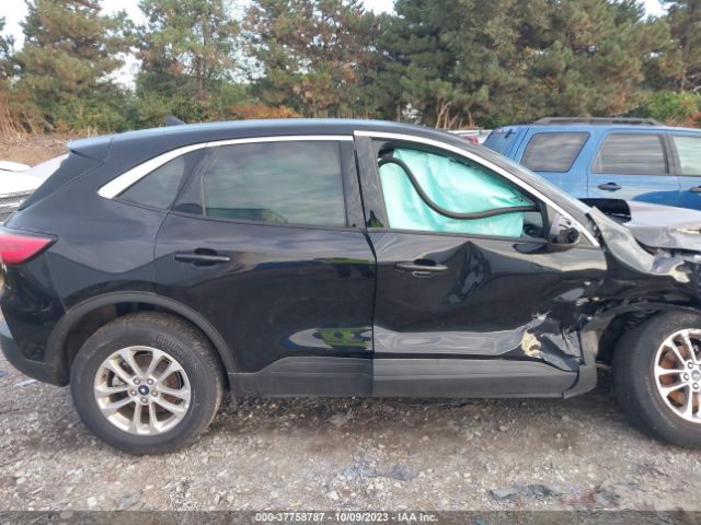 1FMCU9G65NUC00089 Ford ESCAPE SE