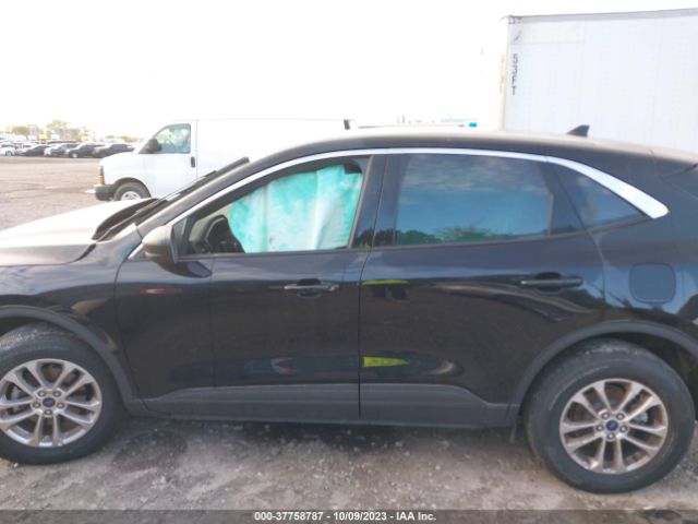 1FMCU9G65NUC00089 Ford ESCAPE SE