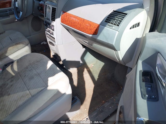 2009 CHRYSLER TOWN & COUNTRY TOURING VIN: 2A8HR541X9R635568