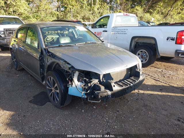 2011 CHRYSLER 200 S VIN: 1C3BC8FGXBN577650