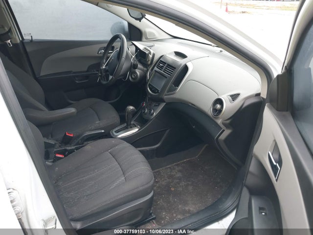 Chevrolet SONIC LT 2014 1G1JC5SHXE4240256 Image 5