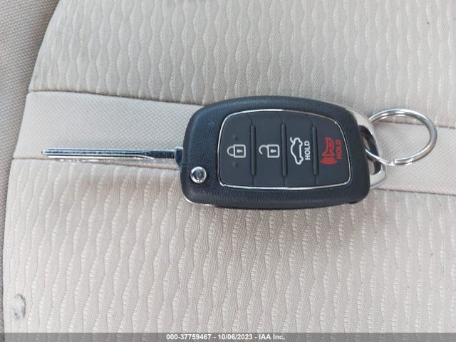 Hyundai SONATA SE 2017 5NPE24AFXHH448612 Image 11