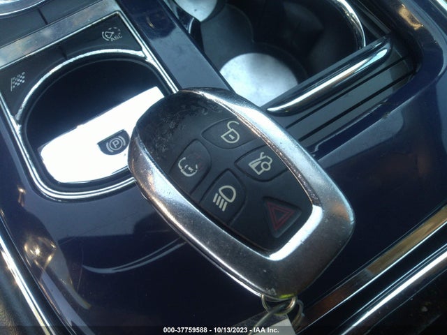 2011 JAGUAR XJ SAJWA2GB4BLV09974 Photo 10