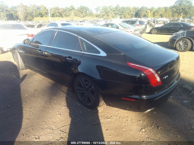 2011 JAGUAR XJ SAJWA2GB4BLV09974 Photo 2
