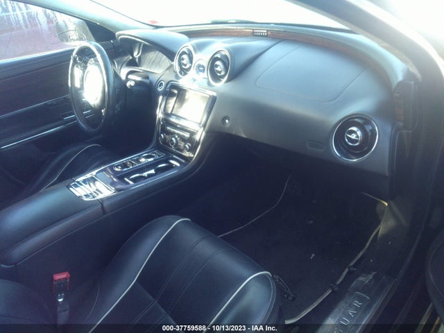 2011 JAGUAR XJ SAJWA2GB4BLV09974 Photo 4
