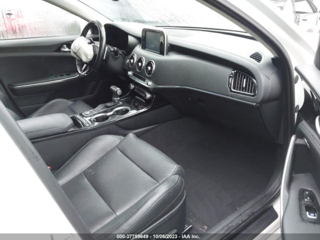 KNAE15LA1J6031242 KIA Stinger Base