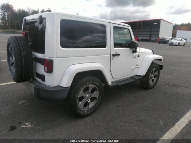 1C4GJWBG9HL697817 Jeep Wrangler Sahara