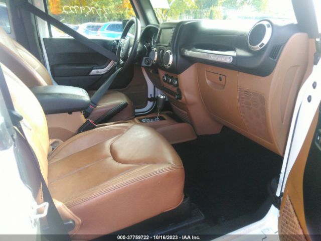 1C4GJWBG9HL697817 Jeep Wrangler Sahara