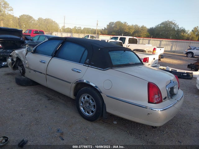 1999 LINCOLN TOWN CAR CARTIER VIN: 1LNHM83W2XY603562