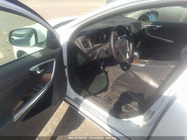 LYV402FM2GB099960 Volvo S60 Inscription T5 Drive-e Platinum