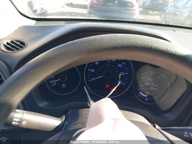 2019 HONDA HR-V LX VIN: 3CZRU6H39KG707488