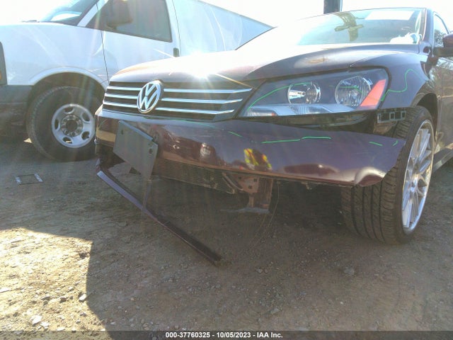 1VWBT7A32EC073326 Volkswagen PASSAT SE