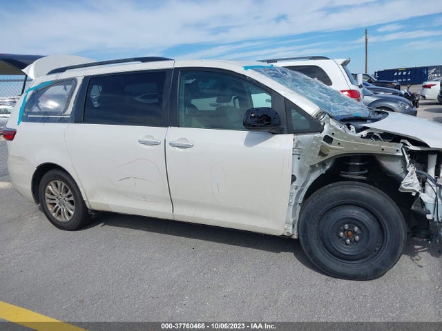 Toyota Sienna Xle/xle Aas/ltd 2015 5TDYK3DC0FS642016 Image 14