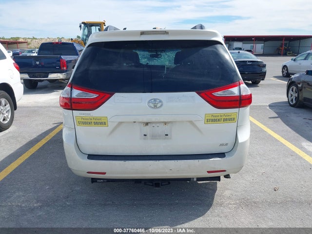 Toyota Sienna Xle/xle Aas/ltd 2015 5TDYK3DC0FS642016 Image 17