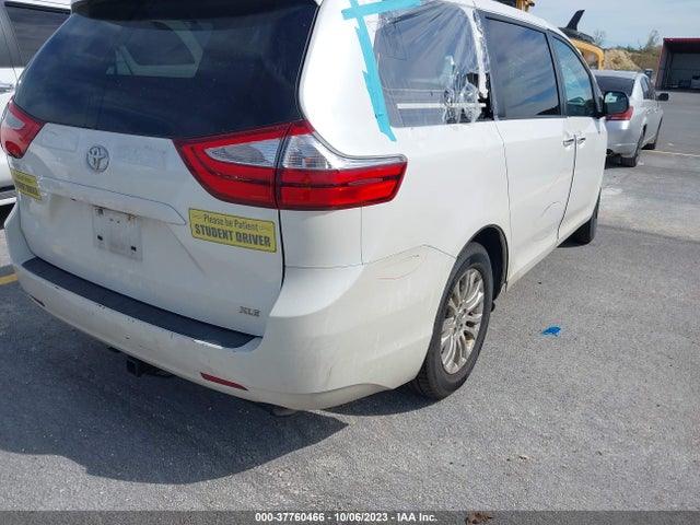 Toyota Sienna Xle/xle Aas/ltd 2015 5TDYK3DC0FS642016 Image 4