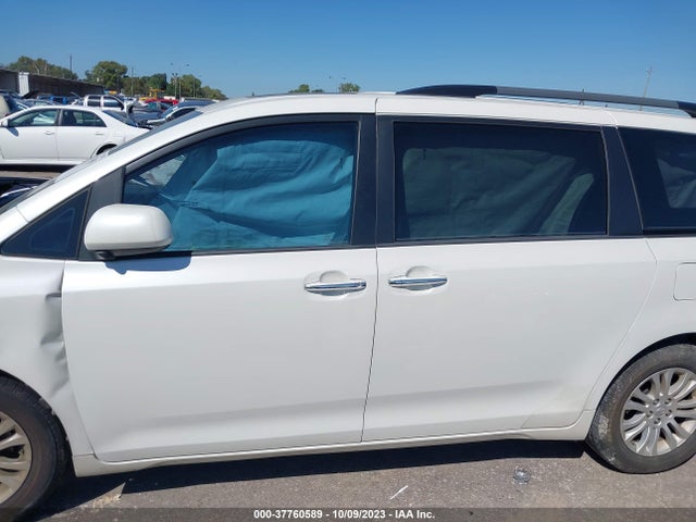 2017 TOYOTA SIENNA XLE AUTO ACCESS VIN: 5TDYZ3DCXHS821498