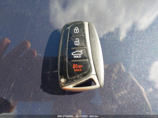 Hyundai Genesis 3.8 2016 KMHGN4JE1GU120339 Image 11