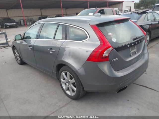 YV140MEM7H1335129 Volvo V60 Platinum