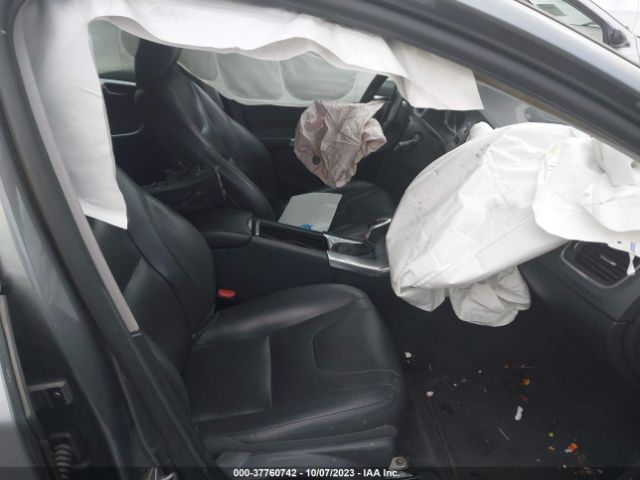 YV140MEM7H1335129 Volvo V60 Platinum