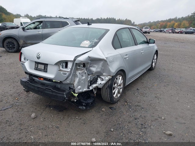 3VWD17AJ3EM440200 Volkswagen Jetta Sedan Se