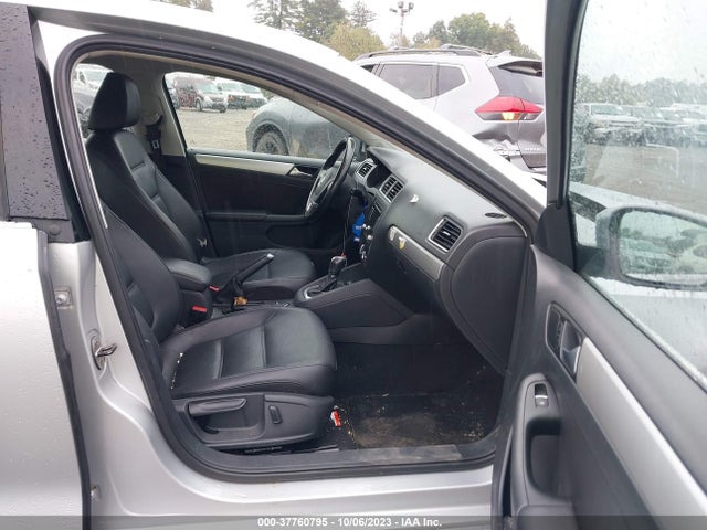 3VWD17AJ3EM440200 Volkswagen Jetta Sedan Se