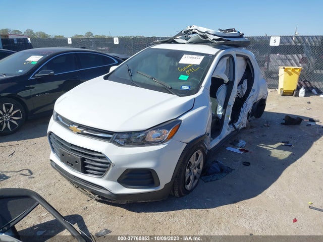 Chevrolet TRAX LS 2018 KL7CJKSB4JB517678 Image 2