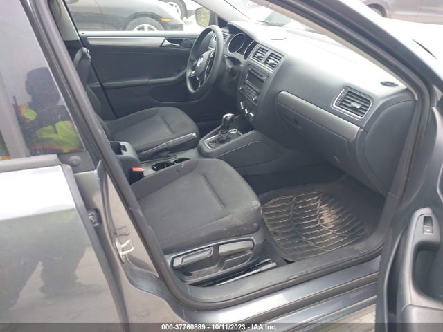 2015 VOLKSWAGEN JETTA 1.8T SE VIN: 3VWD17AJ4FM300982