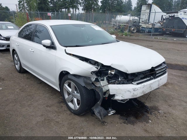 Volkswagen PASSAT SE 2014 1VWBP7A35EC020124 Image 1
