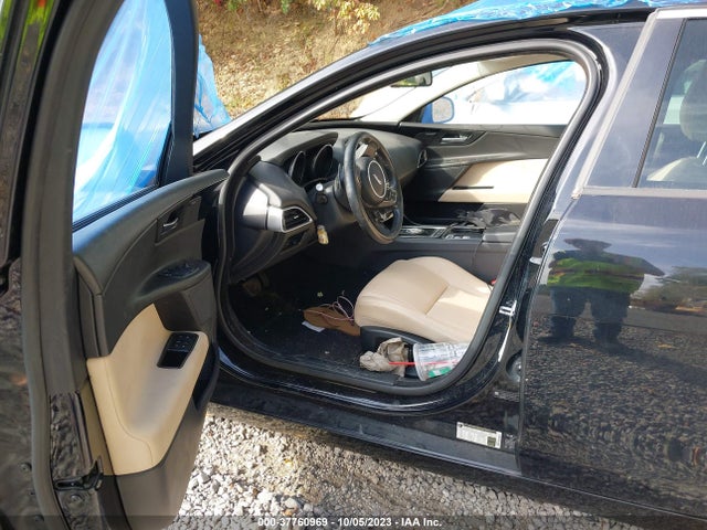 2017 JAGUAR XE SAJAD4BG5HA975448 Photo 4