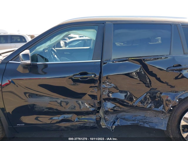 Toyota HIGHLANDER HYBRID 2023 5TDKBRCHXPS589803 Image 13