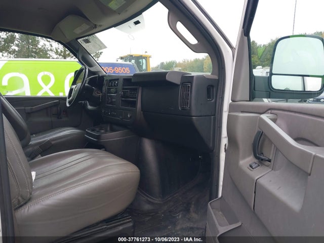 Chevrolet EXPRESS CARGO VAN 2017 1GCWGAFFXH1142885 Image 5