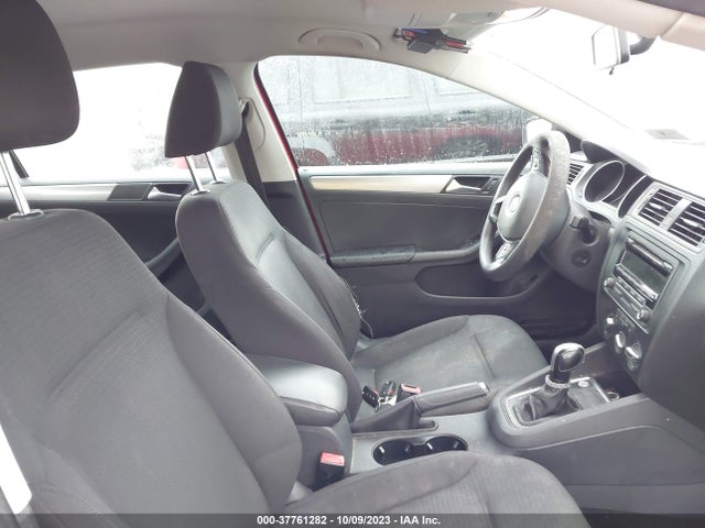 3VWD17AJ4FM303347 Volkswagen Jetta Sedan 1.8t Se