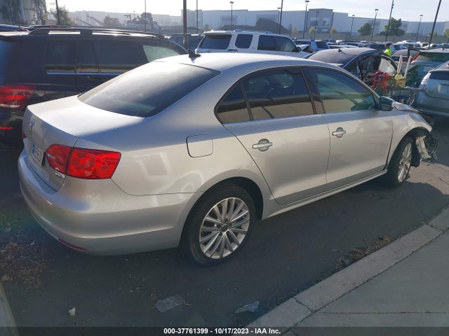 3VWLL7AJ9EM392773 Volkswagen Jetta Sedan Tdi W/premium/nav