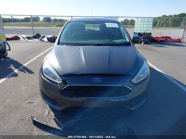 Ford FOCUS SE 2018 1FADP3K20JL218345 Image 13
