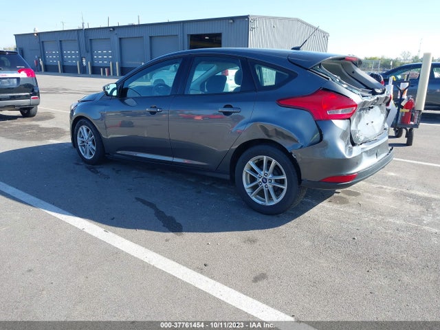 Ford FOCUS SE 2018 1FADP3K20JL218345 Image 3