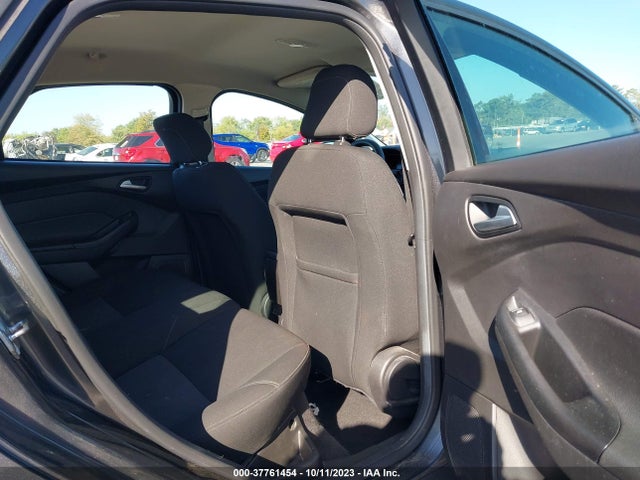 Ford FOCUS SE 2018 1FADP3K20JL218345 Image 8