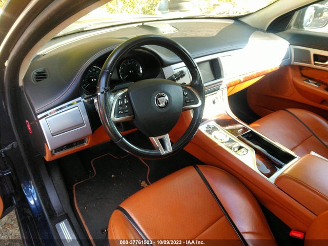 2015 JAGUAR XF SAJWJ0FF9F8U51913 Photo 4