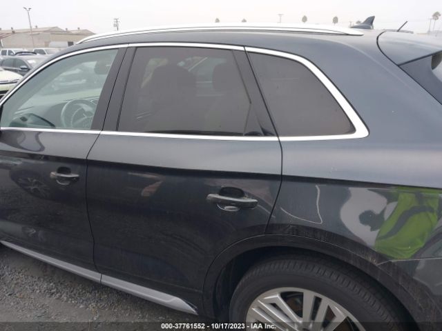WA1BNAFY8K2085023 Audi Q5 Premium Plus
