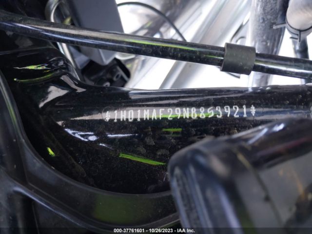 2022 HARLEY-DAVIDSON FLHTCUTG 1HD1MAF29NB853921 Photo 9