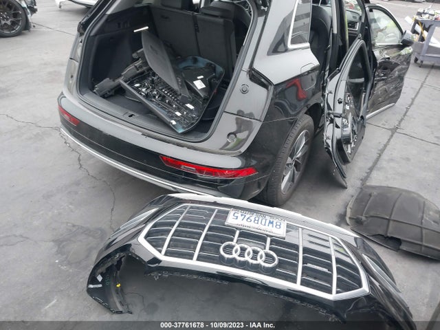 WA1BAAFY8M2070519 Audi Q5 Premium Plus