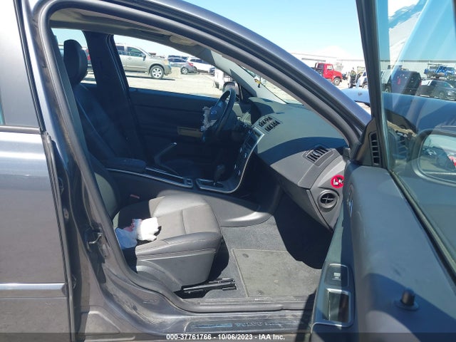 2009 VOLVO S40 2.4L VIN: YV1MS390992463069